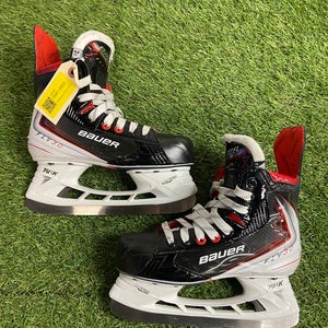 Bauer Vapor FLY30 (2025 Model) - Junior