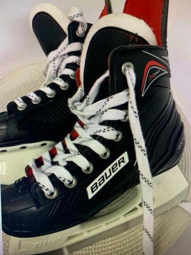 Bauer Vapor X250 Hockey Skates Regular Width Size 2 (Used)