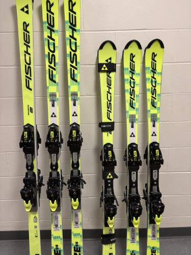 Package Fischer FIS RC4 Worldcup Skis with  M/B-PLATE WC FIS SL and GS (Used)
