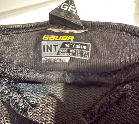Intermediate Bauer Supreme Mach 14" Shin Pads (Used)
