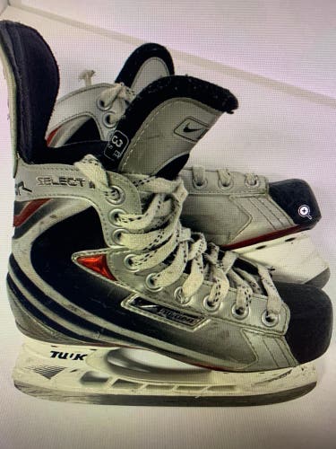 Bauer Vapor Hockey Skates Extra Wide Width Size 3.5 (Used)