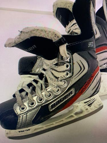 Bauer Vapor X Hockey Skates Regular Width Size 2 (Used)