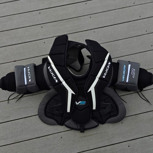 Small / Medium Vaughn Velocity V9 Goalie Chest Protector (Used)
