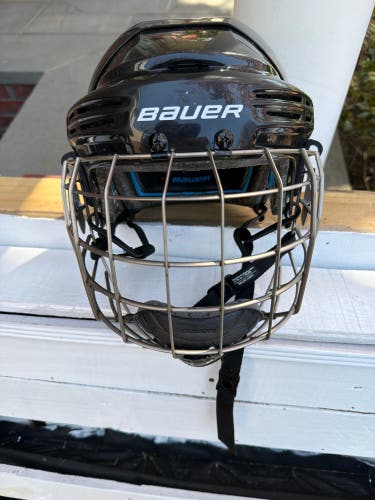 Small Bauer 7500 Helmet (Used)