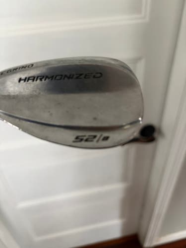 Men's Wilson harmonized Left Hand Wedge Regular Flex 52 Degree Steel Shaft (Used)