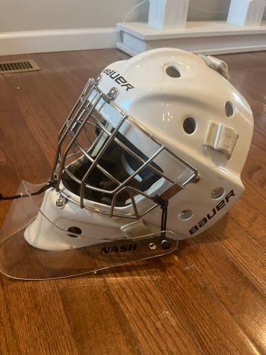 Senior Medium Bauer 940 Goalie Mask (Used)
