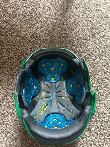 Medium Bauer Re-Akt 150 Helmet (New)