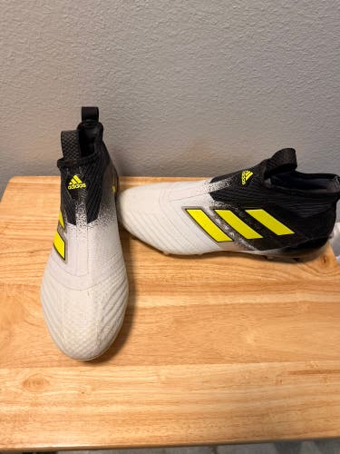 Black Men's Size M 9.5 (W 10.5) Adidas Ace 17+ Molded Cleats Cleats (Used)