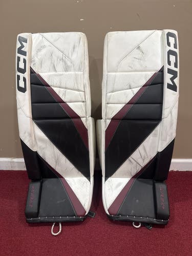 31 +1.5 CCM EFlex 6 Goalie Leg Pads Pro Stock Item#UC6