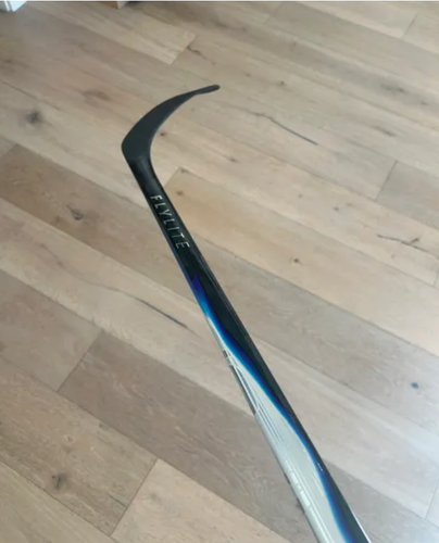 NEW Intermediate Bauer Vapor Flylite Left Hand Hockey Stick P92 65 Flex (New)