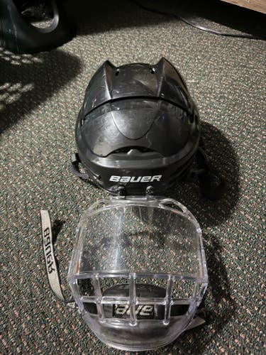 Small Bauer 5100 Helmet (Used)