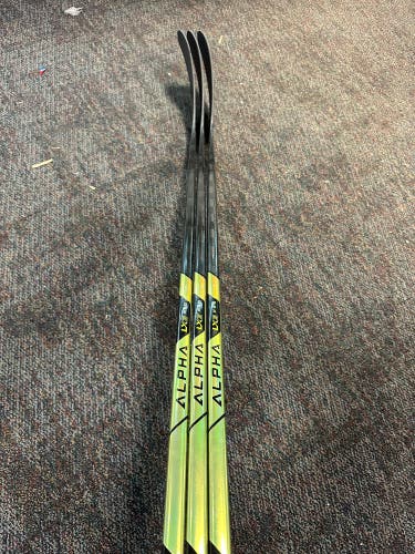2 pack Warrior Alpha LX3 Pro Right Handed Hockey Stick W28 40 and 70 Flex (New)