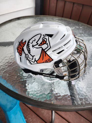 Little Caesars Medium Bauer Re-Akt 150 Helmet (Used)