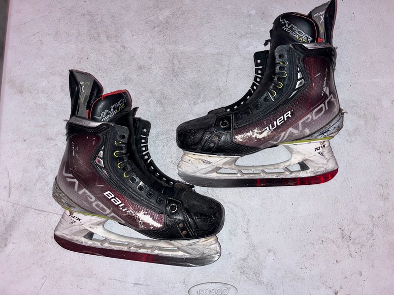 2021 Bauer Vapor Hyperlite Hockey Skates 5 (Used)