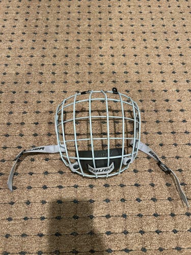Small Bauer True Vision Full Cage (Used)