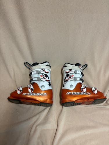 Mondo 23 & 23.5 Unisex Rossignol World Cup 65 Ski Boots (Used)