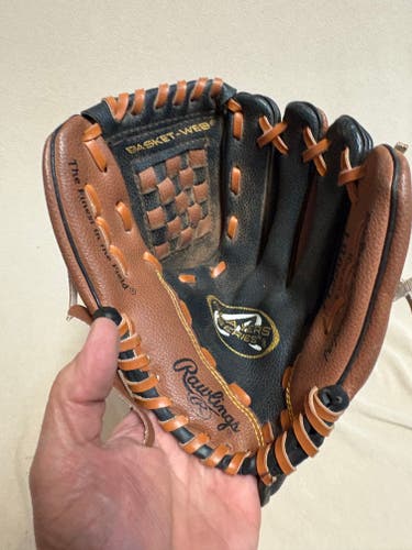 RH Rawlings Player series Baseball Glove 9.5" (Used)