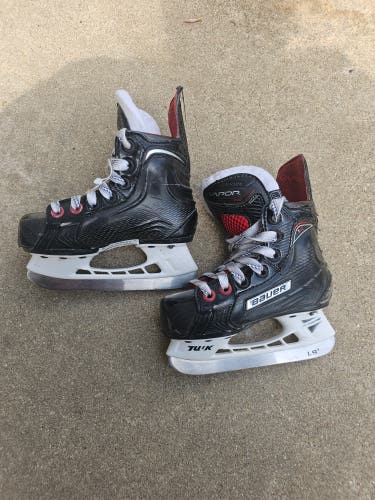 Bauer Vapor Hockey Skates Regular Width 9 (Used)