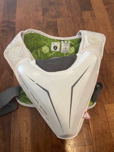 Small Adult Maverik M5 Shoulder Pads (Used)