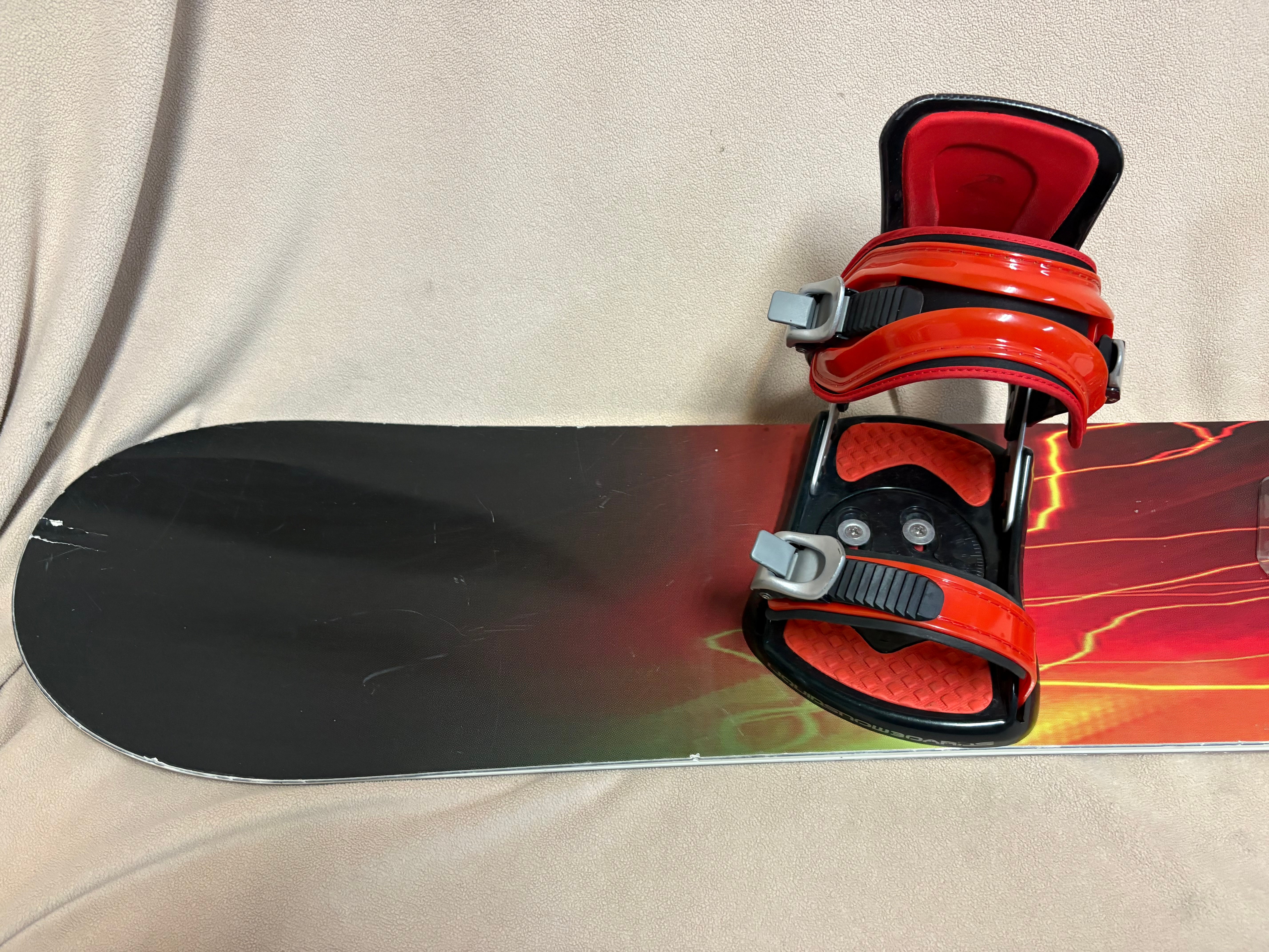 Used Lamar Fascination 144 Cm Women's Snowboard Combo W Lamar Mx
