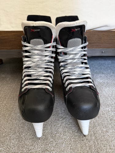 Black 2015 Bauer Vapor X500 Hockey Skates Regular Width 11 (New)