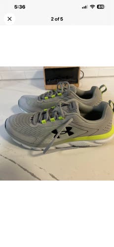 Gray Unisex Size M 11.0 (W 12.0) Adult Under Armour Charged Assert Shoes (New)