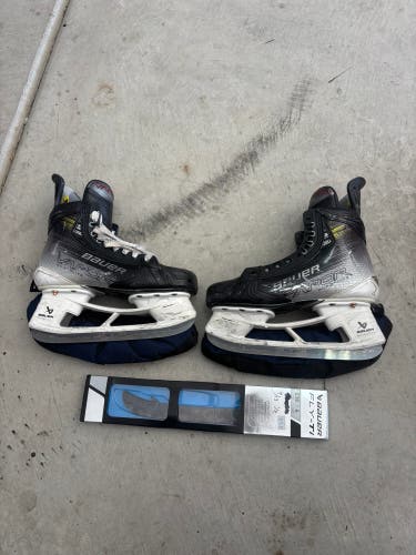Bauer Vapor Hockey Skates Regular Width Size 4.5 (Used)