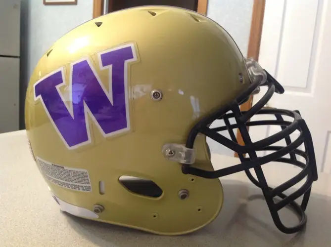 University of Washington Huskies Rare Extra Large XL Full Size Football Helmet