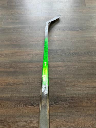Junior CCM JetSpeed FT8 Pro Right Handed Hockey Stick P28 40 Flex (New) - Limited Edition Green