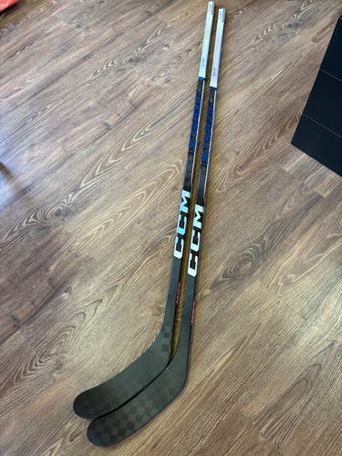 2 Pack New Senior CCM JetSpeed FT6 Pro Right Handed P28 80 Flex Pro Stock