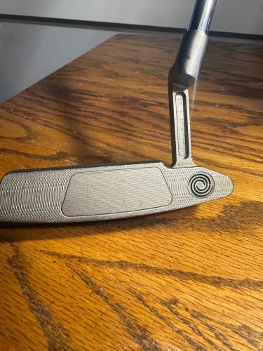 Men's Odyssey Black Series Blade Right Handed Putter 35" (Used)