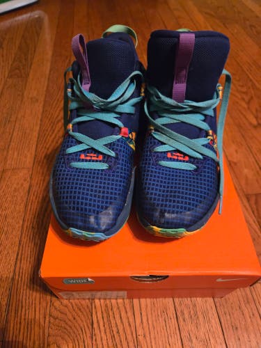Nike LeBron Witness 7 Kid's 6.5Y (Big Kids / Youth) Nike Shoes (Used)