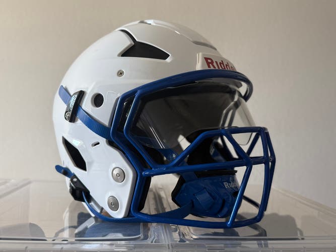 Adult Medium Riddell Axiom Helmet - 7 1/4
