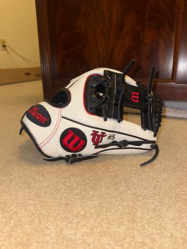 Custom Team Issued University of Tampa Wilson A200 1786 11.5”