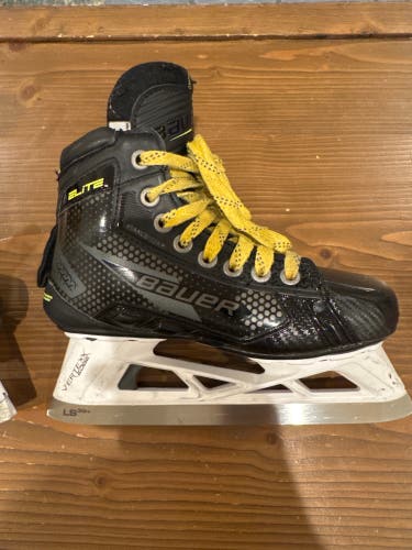 Bauer Elite Hockey Goalie Skates Regular Width Size 3 (Used)
