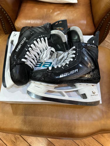 Black 2025 Bauer Vapor Flylite Hockey Skates Narrow Width 10 (Used)