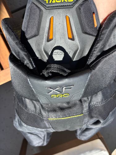 Men's Medium CCM Hockey Pants (Used)