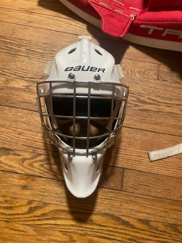 Senior Small 2025 Bauer 940 Goalie Mask (Used)