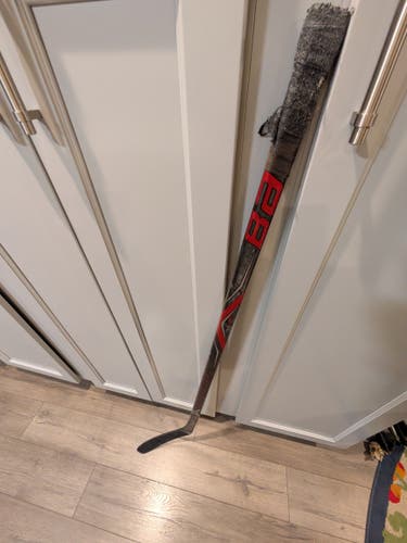 Youth Bauer Vapor X700 Lite Right Handed Hockey Stick 60 Flex (Used)