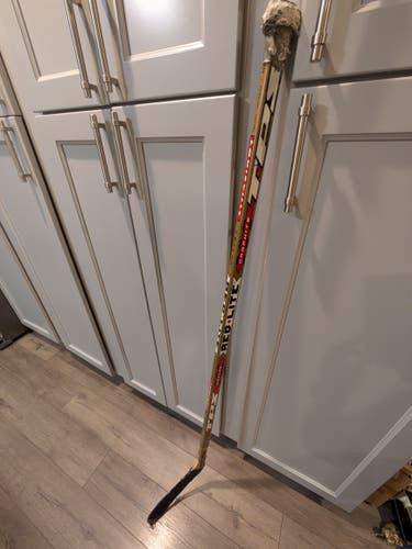 Junior TPS Right Handed Hockey Stick Greater Than 115 Flex (Used)