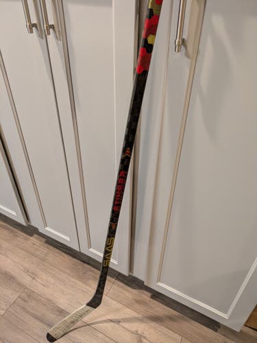 Junior Right Handed Hockey Stick 75 Flex (Used)