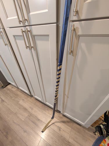 Junior Right Handed Hockey Stick 75 Flex (Used)