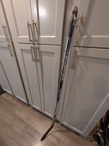 Intermediate Easton Ultra A/G 7100 Right Handed Hockey Stick 100 Flex (Used)