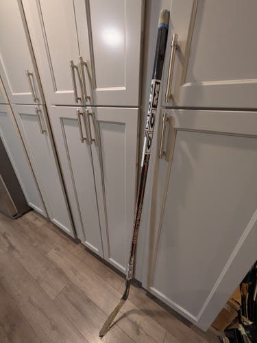 Senior CCM Vector V100 Right Handed Hockey Stick PM9 85 Flex (Used)