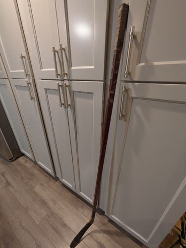 Senior Right Handed Hockey Stick 85 Flex (Used)