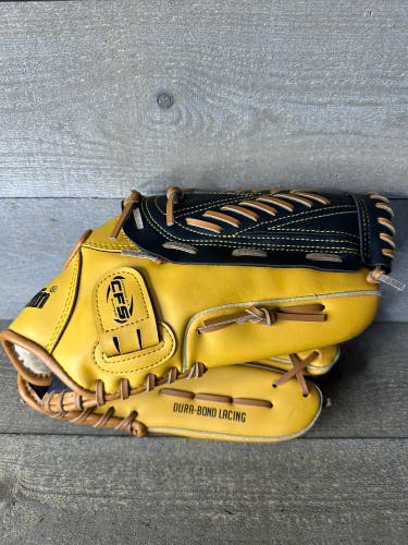 Franklin Field Master 13" CFS 22601 Right Hand Throw Baseball Glove Youth