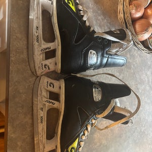 Black Graf Supra 705 Hockey Skates Regular Width Size 6.5 (Used)