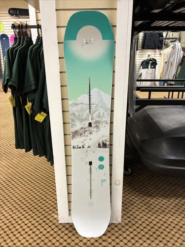 Burton Feelgood 142 cm Womens All Mountain Snowboarding NEW 25/26