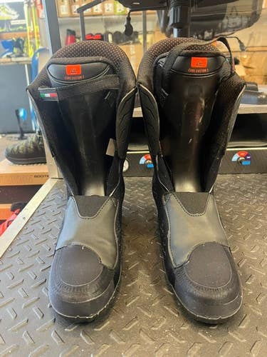 Lange Shadow Liner Only Size 27.5