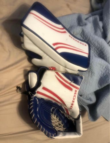 Koho 589 Senior Blocker and Catcher blue, red and white regular hand
